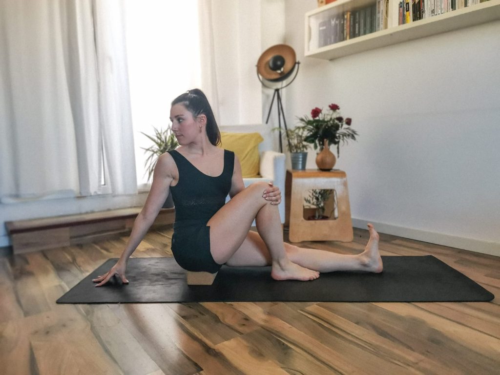 Posture yoga débutant - Posture marichyasana